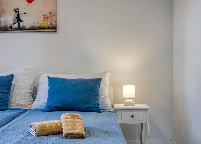 Adria 2 By Guide ポレッチ