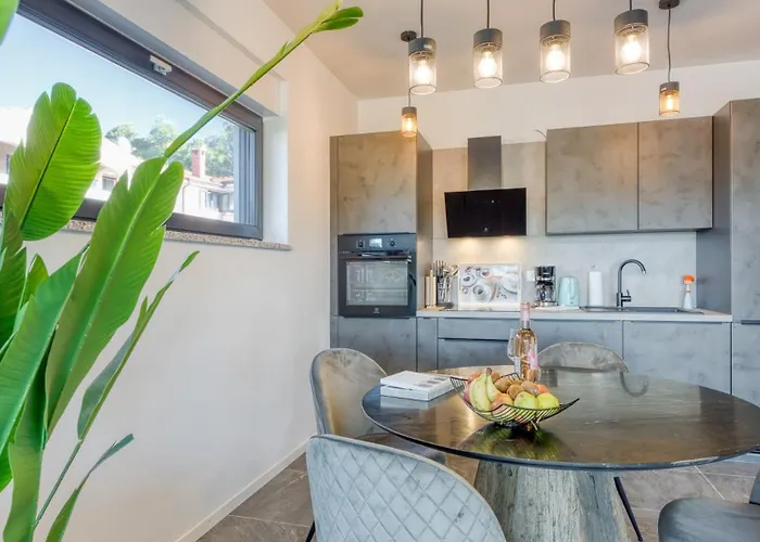 Adria 2 By Guide Poreč