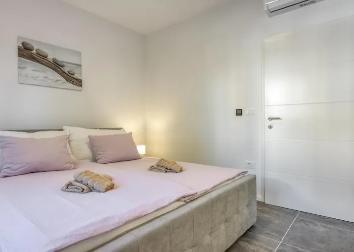 Adria 2 By Guide * Poreč